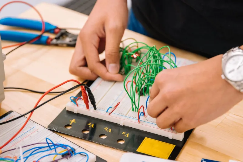 Same Circuit, Different Outlet: Why Your Breadboard Build Behaves Badly at the Makerspace