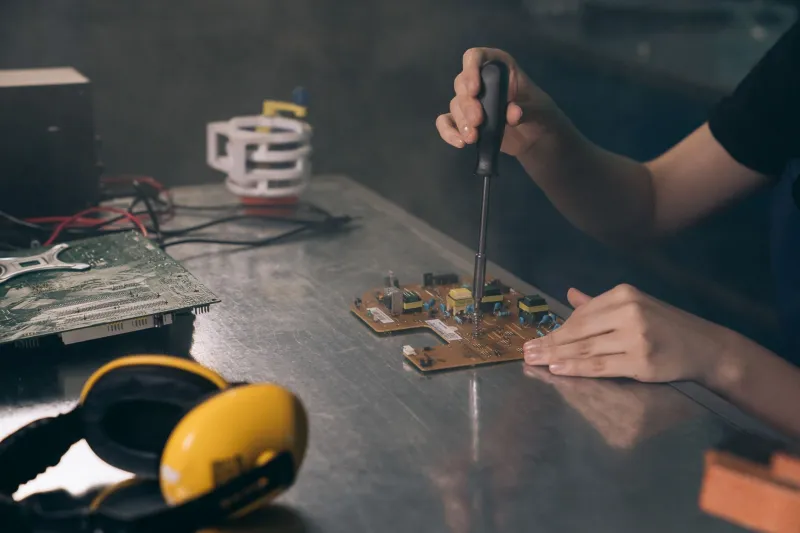 Smoke, Sparks, and Surprises: How Cheap AC-DC Converter Modules Die Under Pressure